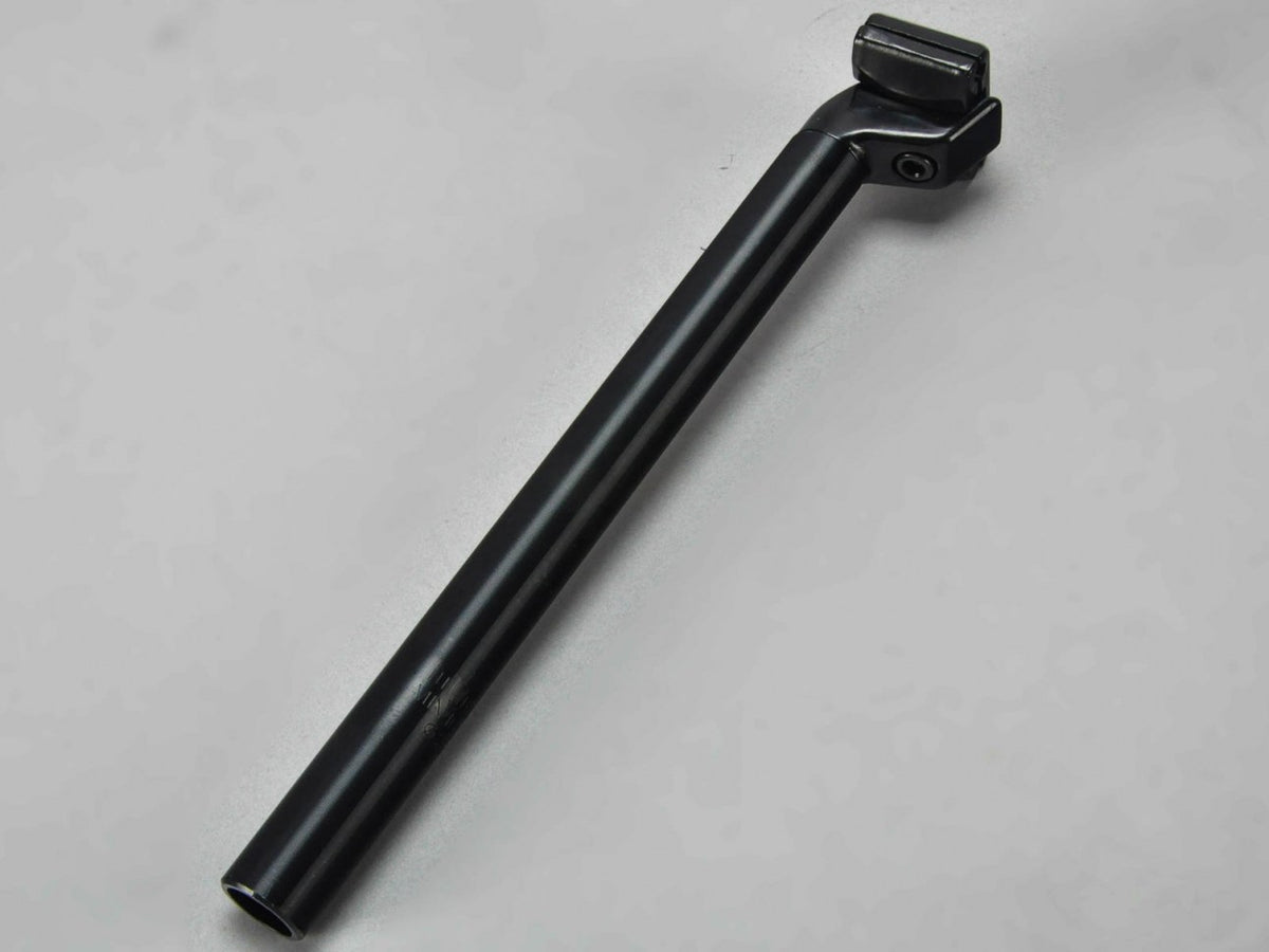 Long seat post in black