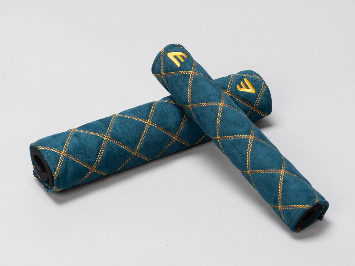 Navy/Gold Diamond Pad Set