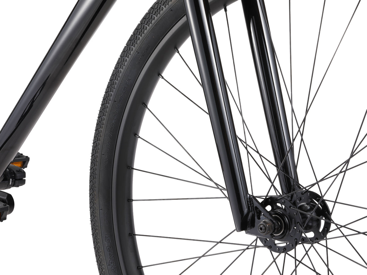 Bomma Thrust Black